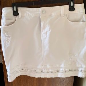 White denim skirt